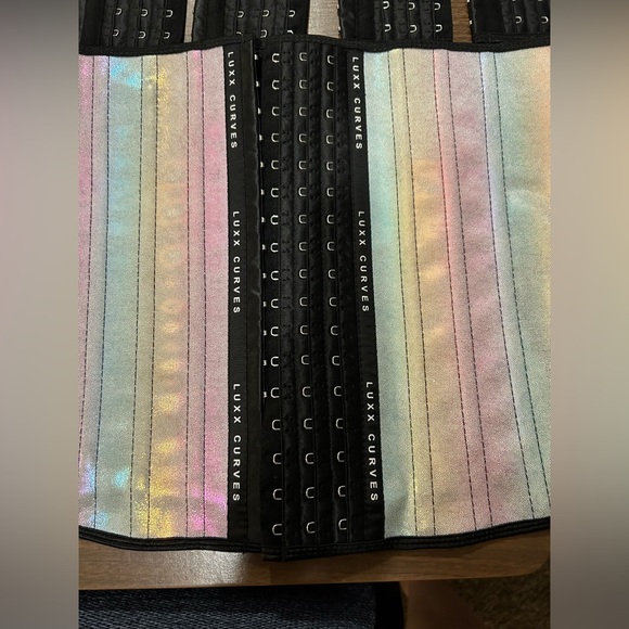 Luxx Curves Waist Trainer 3xl With 4 Clip Extenders - Picture 3 of 15